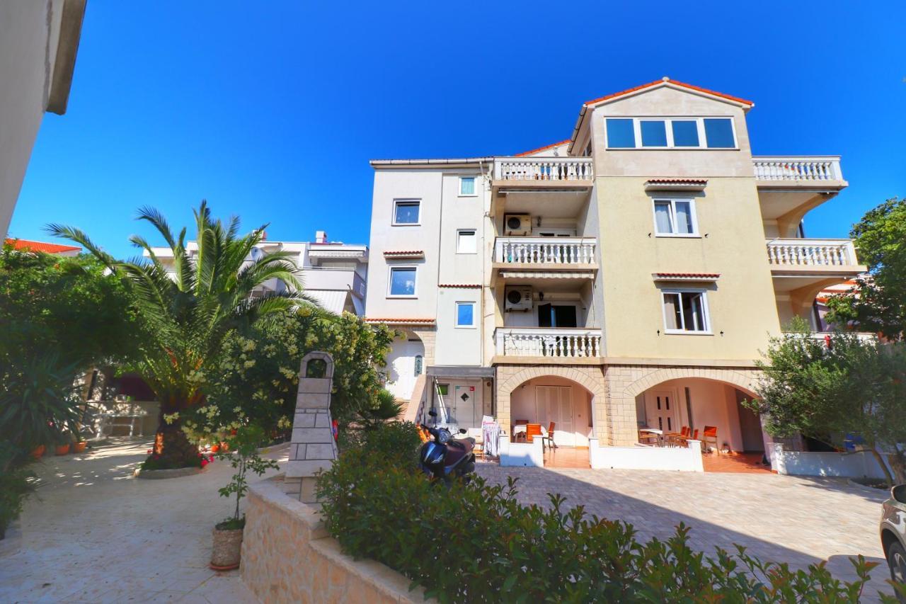 Apartment Dony - Ticic Novalja Dış mekan fotoğraf