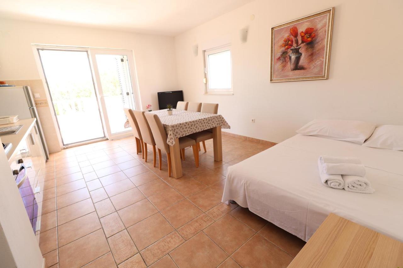 Apartment Dony - Ticic Novalja Dış mekan fotoğraf